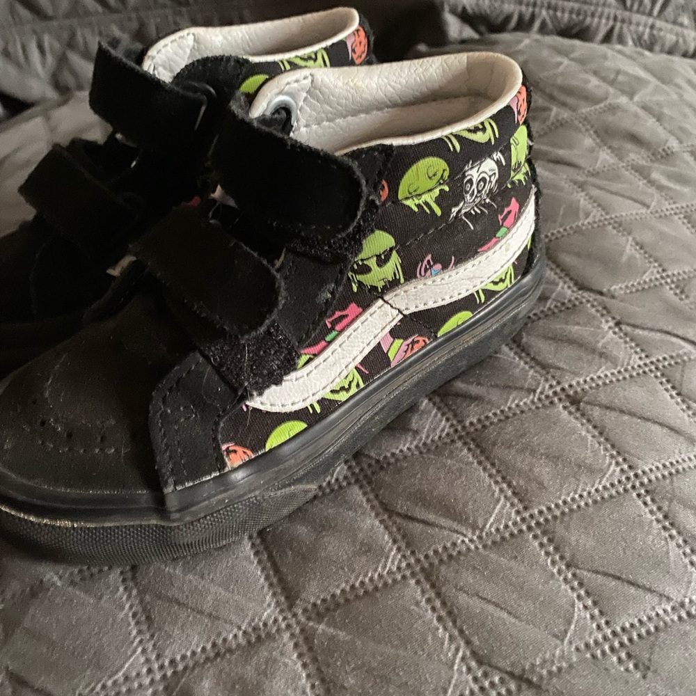 Vans Kids Black and Green High-Top Shoes